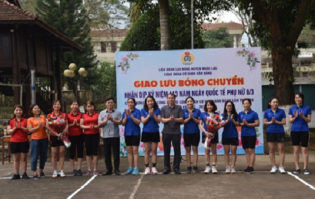 Công đoàn Cơ quan Dân Đảng, huyện Ngọc Lặc tổ chức giao lưu giải bóng chuyền hơi