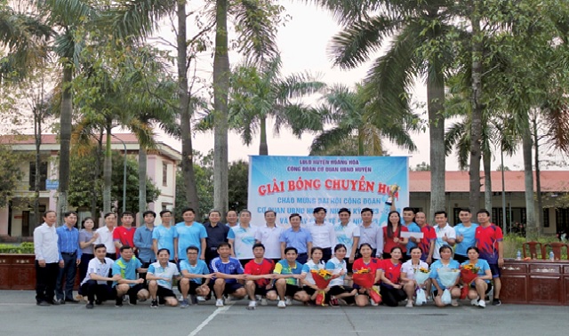 Công đoàn cơ quan UBND huyện Hoằng Hóa tổ chức giao lưu bóng chuyền hơi chào mừng Đại hội công đoàn nhiệm kỳ 2023-2028