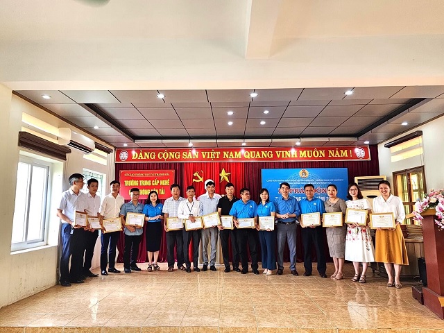 Ngành GTVT: Phát động Tháng công nhân năm 2023 và tôn vinh Người lao động tiêu biểu toàn ngành