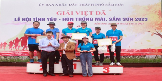 Liên đoàn lao động thành phố Sầm Sơn: Hưởng ứng giải chạy việt dã Lễ hội Tình yêu Hòn Trống Mái năm 2023