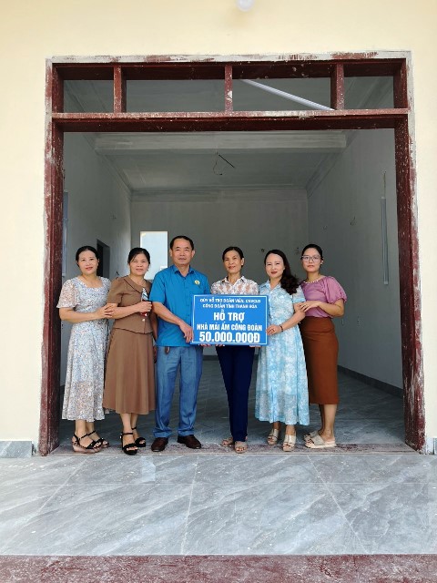 LĐLĐ huyện Hoằng Hoá tổ chức bàn giao nhà “Mái ấm công đoàn”