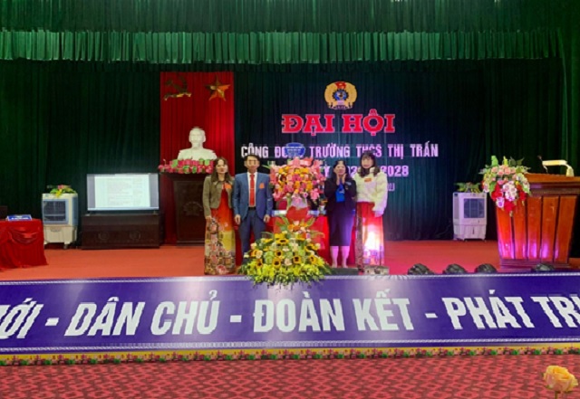 Liên đoàn Lao động huyện Cẩm Thuỷ chỉ đạo tổ chức thành công Đại hội điểm Công đoàn Trường THCS thị trấn Cẩm Thuỷ