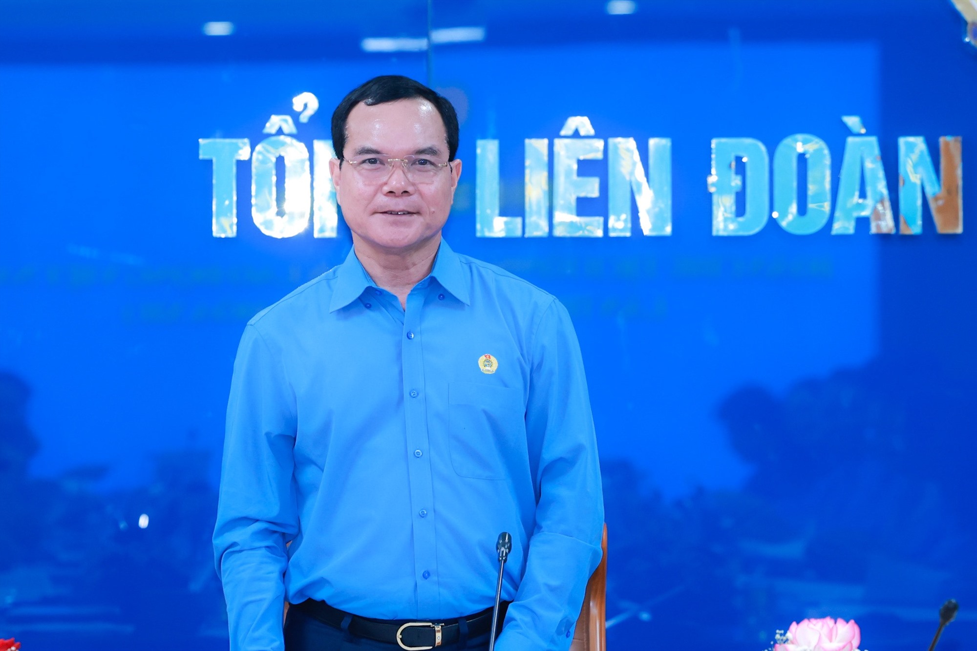 Công đoàn Việt Nam sẽ tiếp tục hỗ trợ đoàn viên, người lao động giãn việc, mất việc