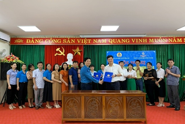 Liên đoàn Lao động huyện Thiệu Hóa ký chương trình phúc lợi cho đoàn viên , người lao động