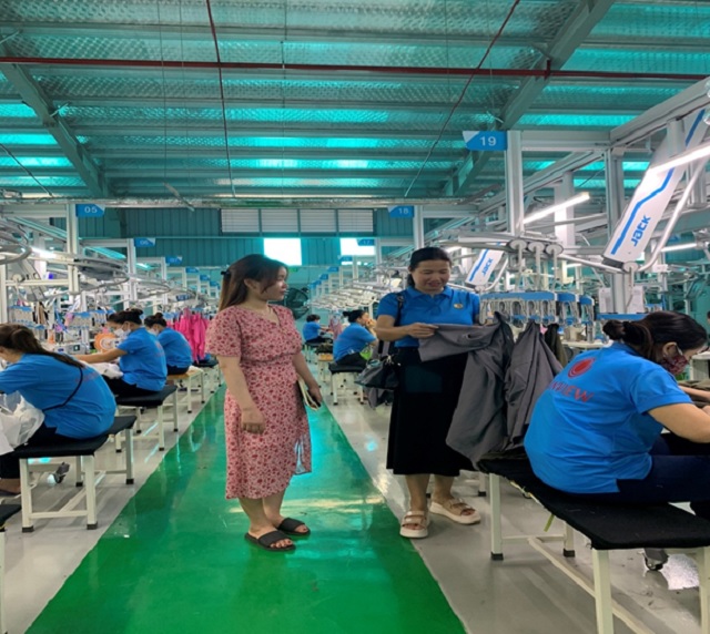 Liên đoàn Lao động Cẩm Thủy thăm và làm việc với Công ty TNHH SXTM quốc tế CD