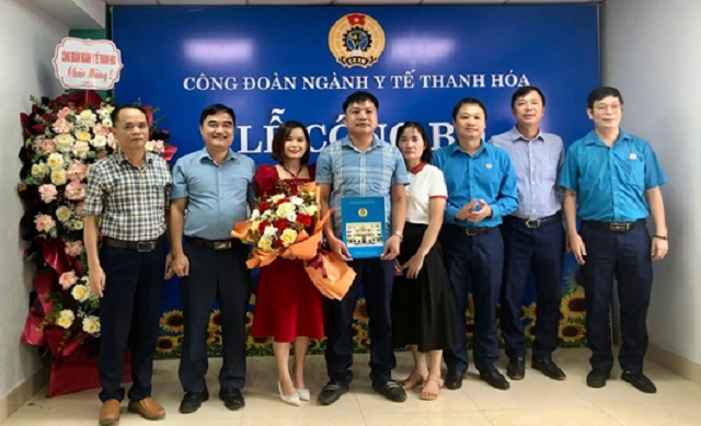 Công đoàn ngành Y tế Thanh Hóa: Lễ công bố Quyết định kết nạp đoàn viên và thành lập Công đoàn cơ sở Công ty TNHH Đầu tư và Phát triển Y tế Thiên Đức
