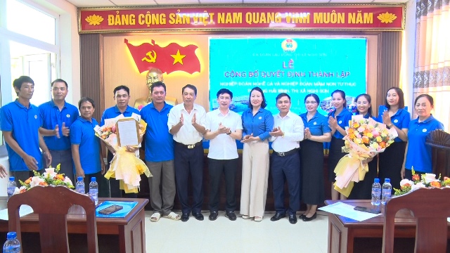 LĐLĐ Thị xã Nghi Sơn công bố Quyết định thành lập nghiệp đoàn nghề cá và Nghiệp đoàn Mầm non tư thục phường Hải Bình.