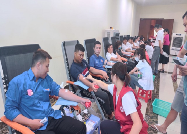 Đoàn viên, NLĐ Công đoàn Công ty CP Dạ Lan tích cực hưởng ứng Chươngtrình“Hành trình đỏ - Kết nối dòng máu Việt” Lần thứ XI, năm 2023