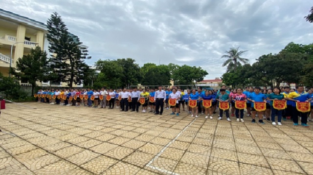 LĐLĐ huyện Cẩm Thuỷ tổ chức giải bóng chuyền CNVCLĐ chào mừng kỷ niệm 94 năm Ngày thành lập Công đoàn Việt Nam