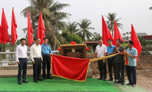 Công đoàn Thanh Hóa gắn biển 2 công trình chào mừng Đại hội Công đoàn tỉnh