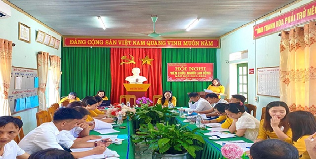 Các CĐCS trực thuộc LĐLĐ huyện Thạch Thành phối hợp với chuyên môn tổ chức Hội nghị viên chức, người lao động năm học 2023 – 2024