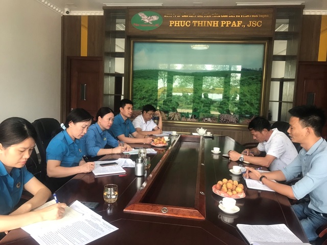 Đoàn khảo sát của LĐLĐ tỉnh làm việc tại LĐLĐ huyện Ngọc Lặc