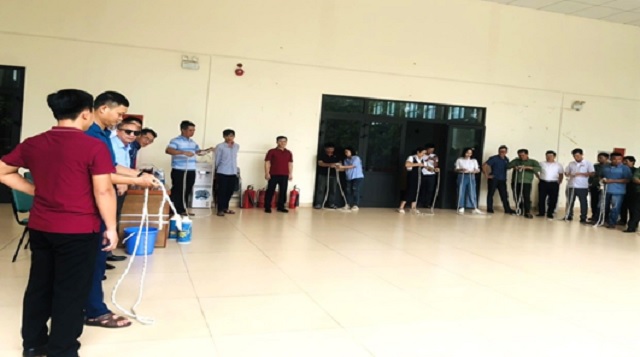 Hong duc huan luyen pccc 3.jpg
