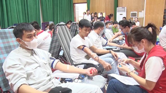 Đoàn viên Công nhân viên chức, lao động thị xã Nghi Sơn tích cực tham gia công tác hiến máu nhân đạo năm 2023
