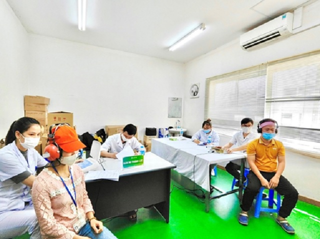 Công đoàn tham gia đề xuất với chủ doanh nghiệp nâng cao chất lượng gói khám sức khỏe cho CNLĐ