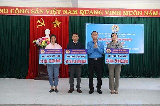 LĐLĐ tỉnh Thanh Hóa trao quà hỗ trợ làm nhà mái ấm công đoàn và thăm hỏi đoàn viên bị bệnh hiểm nghèo trên đia bàn huyện Hoằng Hóa