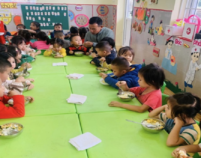 Như Xuân: Thầy giáo mầm non 27 năm tận tụy với nghề