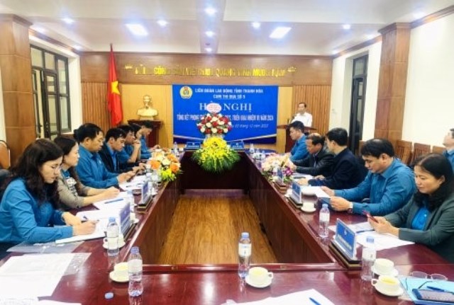 Cụm thi đua số 5 LĐLĐ tỉnh tổ chức tổng kết phong trào thi đua năm 2023 triển khai nhiệm vụ năm 2024.