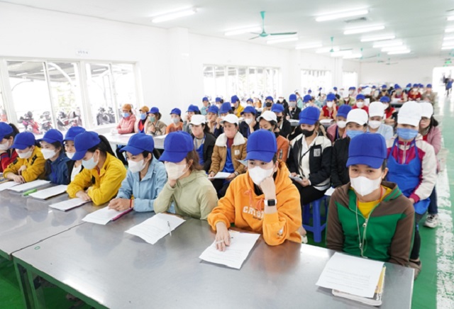 Công đoàn Công ty TNHH Sakurai phối hợp với Ban giám đốc tổ chức buổi tập huấn công tác phân loại rác thải trong doanh nghiệp.