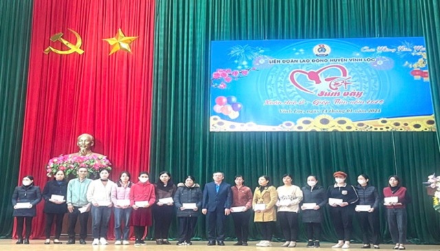 LĐLĐ huyện Vĩnh Lộc tổ chức chương trình “Tết sum vầy- Xuân chia sẻ” năm 2024