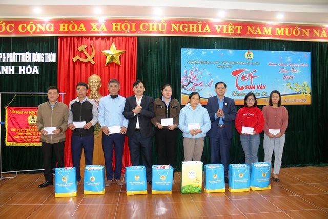 Công đoàn Ngành Nông nghiệp và PTNT tổ chức Chương trình “Tết Sum vầy – Xuân chia sẻ” năm 2024