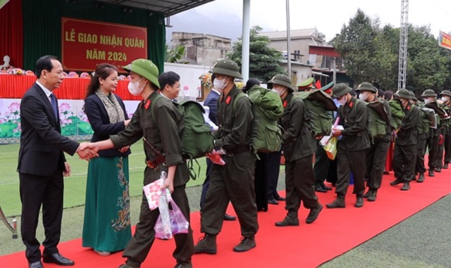 Huyện Quan Hoá tổ chức thành công Lễ giao nhận quân năm 2024.jpg