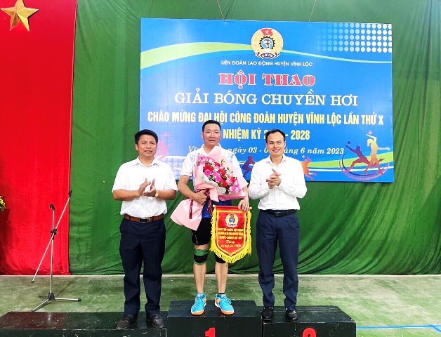 Công nhân, viên chức, lao động huyện Vĩnh Lộc chung sức xây dựng Nông thôn mới