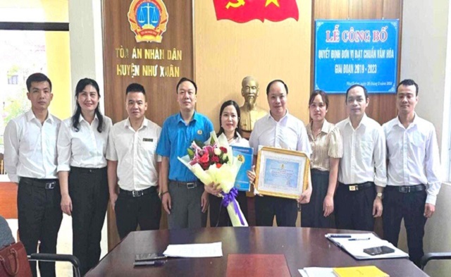 Tòa án nhân dân huyên Như Xuân đón nhận danh hiệu đơn vị đạt chuẩn văn hóa giai đoạn 2019 – 2023 2.jpg