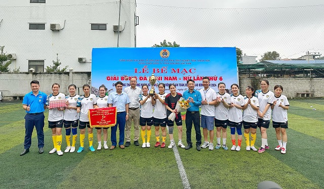 Công đoàn công ty TNHH Sakurai Việt Nam tổng kết trao giải bóng đá mini Nam Nữ CNLĐ lần thứ 6