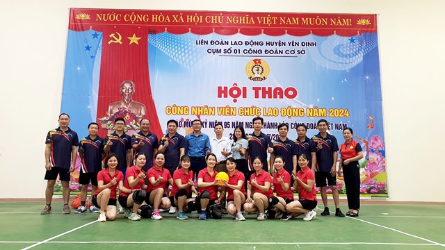 BCH Công đoàn xã Định Long, huyện Yên Định phối hợp với Công đoàn các nhà trường đóng trên địa bàn xã, thành lập đoàn thể thao của đơn vị tham dự hội thao cùng các đoàn trong cụm thi đua.