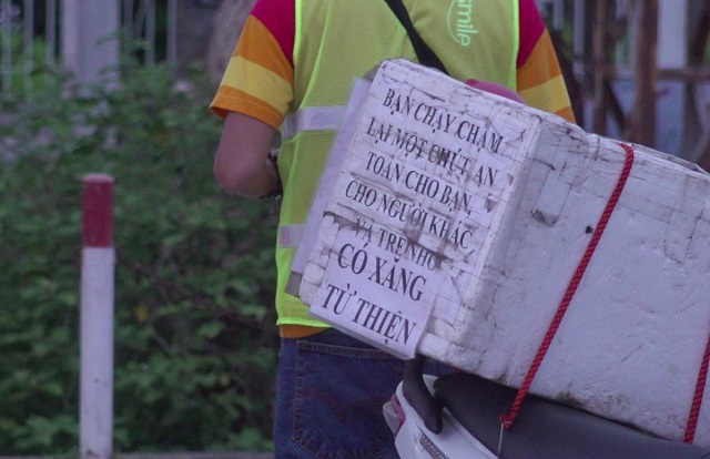 Người đàn ông làm việc thiện, giúp hàng chục nghìn công nhân về nhà an toàn 3.jpg