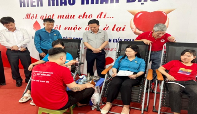 Công đoàn Khu kinh tế Nghi Sơn và các Khu công nghiệp tỉnh tổ chức chương trình hiến máu nhân đạo