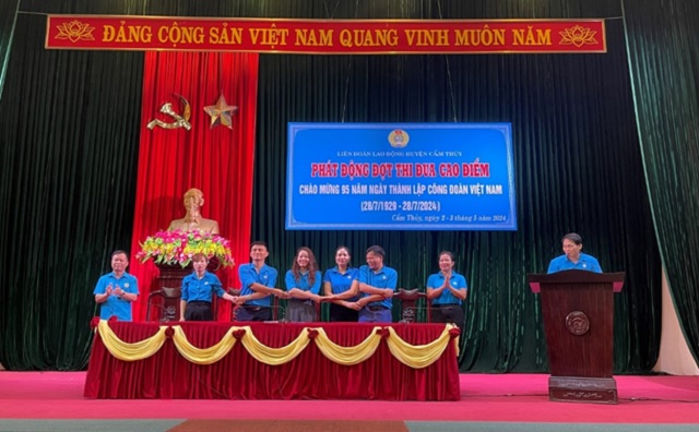 LĐLĐ huyện Cẩm Thuỷ tổ chức lễ phát động đợt thi đua cao điểm chào mừng 95 năm Ngày thành lập Công đoàn Việt Nam và tập huấn nghiệp vụ