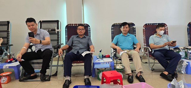 Đoàn viên Công đoàn Sở Xây dựng tham gia hiến máu nhân đạo “Hành trình đỏ” Thanh Hoá lần thứ XII năm 2024