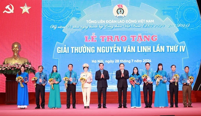 Công đoàn Việt Nam không ngừng lớn mạnh, trưởng thành, đồng hành cùng dân tộc 3.jpg