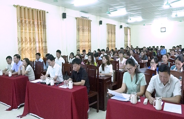 LĐLĐ huyện tham mưu cho cấp ủy tổ chức bồi dưỡng nhận thức về Đảng cho các đồng chí là Đoàn viên Công đoàn