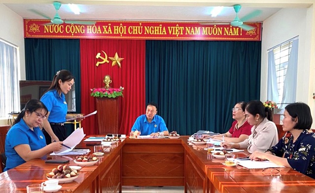 Liên đoàn Lao động huyện Như Xuân kiểm tra việc chấp hành Điều lệ công đoàn Việt Nam và việc quản lý tài chính Công đoàn tại một số Công đoàn cơ sở trực thuộc Liên đoàn Lao động huyện Như Xuân kiểm tra việc chấp hành Điều lệ công đoàn Việt Nam và việc quản lý tài chính Công đoàn tại một số Công đoàn cơ sở trực thuộc