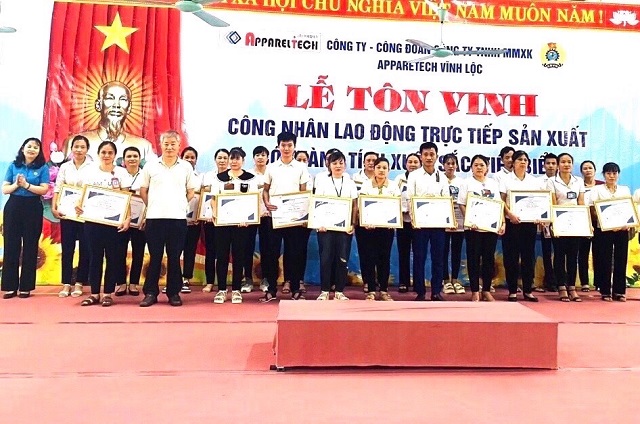 Công đoàn Công ty ApparelTech Vĩnh Lộc tổ chức tôn vinh CNLĐ xuất sắc, tiêu biểu năm 2024