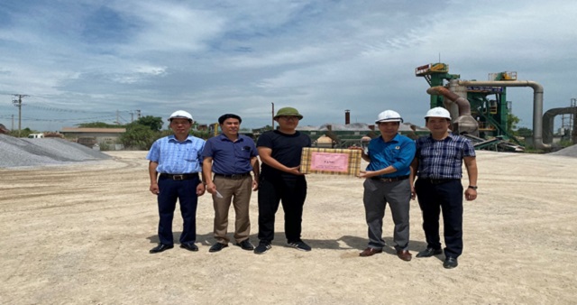 Công đoàn ngành Giao thông Vận tải Thanh Hóa "Tháng Công nhân - Đến với Người lao động"