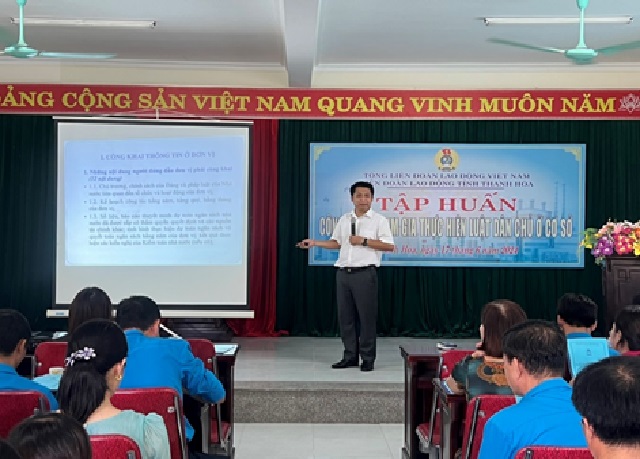Giải pháp nâng cao công tác triển khai thực hiện Luật Dân chủ ở cơ sở trong các cấp Công đoàn huyện Hoằng Hóa.