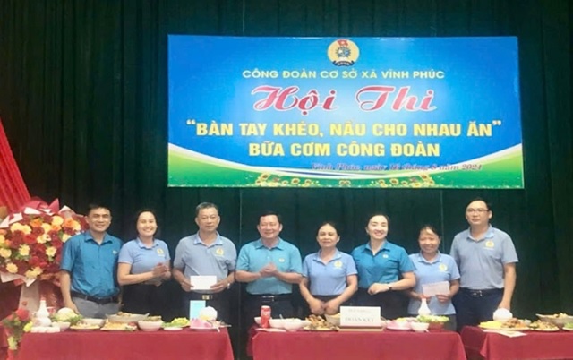 Công đoàn xã Vĩnh Phúc tổ chức “Bữa cơm Công đoàn”