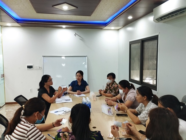 Liên Đoàn Lao động thị xã Nghi Sơn: Tổ chức truyền thông SKSS và phát thuốc tránh thai cho nữ CNVCLĐ.