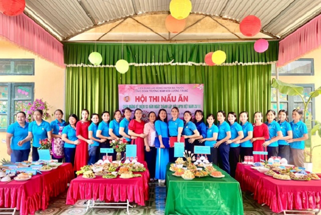 Bá Thước: Sôi nổi tổ chức các hoạt động chào mừng kỷ niệm 93 năm ngày thành lập Hội LHPN Việt Nam (20/10/1930-20/10/2023) và 13 năm ngày Phụ nữ Việt Nam (20/10/2010-20/10/2023)