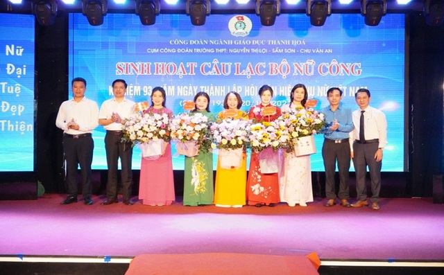 Công đoàn ngành Giáo dục chỉ đạo sinh hoạt Câu lạc bộ Nữ công với chủ đề “Nữ nhà giáo, người lao động, tài năng, duyên dáng”