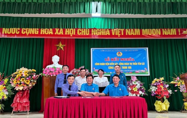 Như Xuân: Lễ kết nghĩa giữa Công đoàn Việt kiểm sát huyện - Công đoàn thị trấn Yên Cát với Công đoàn xã Thanh Hòa.
