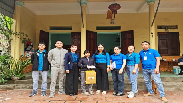 Công đoàn Công ty TNHH Giầy Sunjade Việt Nam thăm hỏi, động viên Công nhân lao động có hoàn cảnh khó khăn