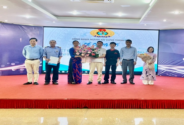 Công đoàn ngành xây dựng tổ chức công bố Quyết định thành lập Công đoàn cơ sở Công ty TNHH xây lắp và thương mại Hà Linh