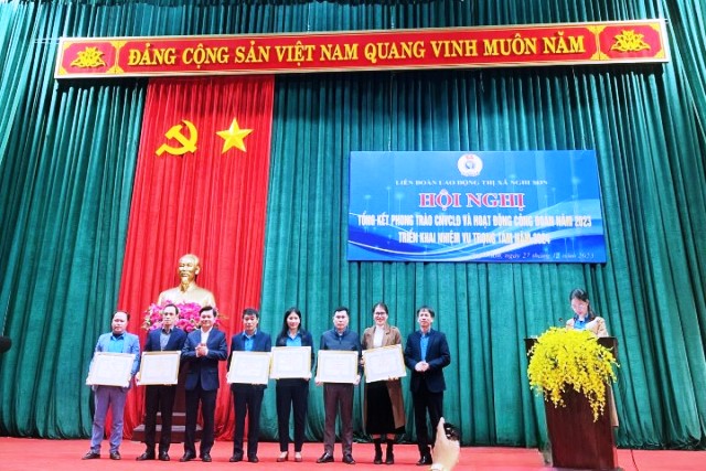 LĐLĐ thị xã Nghi Sơn tổ chức Tổng kết phong trào CNVCLĐ, hoạt động công đoàn năm 2023, triển khai nhiệm vụ trọng tâm năm 2024