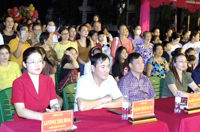 Giao lưu văn nghệ trong cán bộ, công chức, viên chức, người lao động chào mừng kỷ niệm 75 năm thành lập Đảng bộ huyện (25/8/1949 - 25/8/2024)