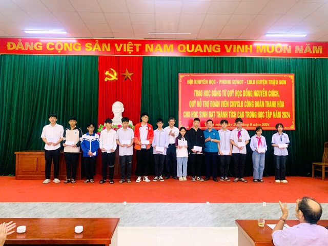 Các cấp Công đoàn huyện Triệu Sơn đẩy mạnh hoạt động khuyến học, khuyến tài